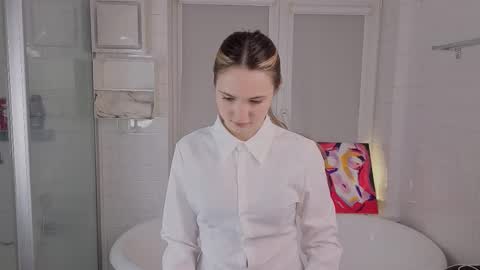 Snapshot of yummyemiily chatting on February 2026 04:49:02 PM Emily online show from February 2026 04:49:02 PM