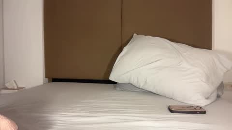 Luna online show from October 2025 11:43:02 AM