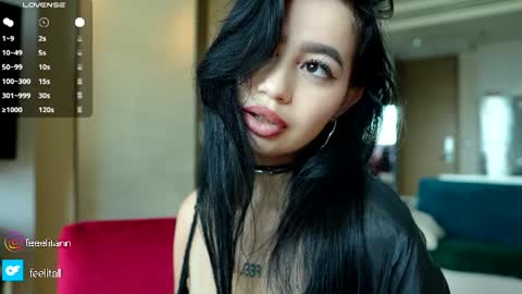 Snapshot of yuna_leen chatting on June 2026 05:20:02 AM yuna_leen online show from June 2026 05:20:02 AM