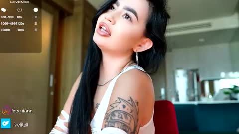 Snapshot of yuna_leen chatting on June 2026 06:32:02 AM yuna_leen online show from June 2026 06:32:02 AM