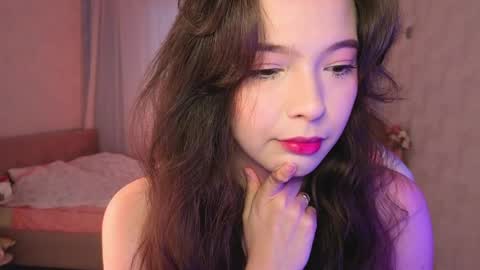 Snapshot of yuna_sunshy chatting on May 2026 01:22:01 AM Yuna online show from May 2026 01:22:01 AM