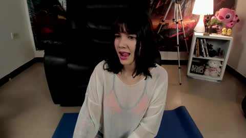 Snapshot of yunablack chatting on May 2026 10:53:01 AM Yuna online show from May 2026 10:53:01 AM