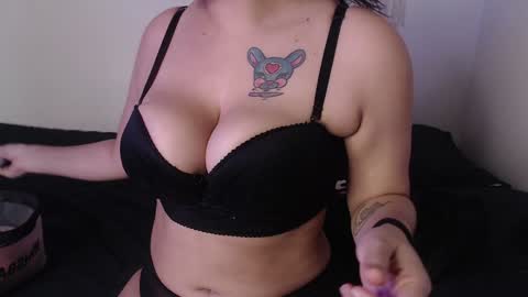Snapshot of yungelitamor_ chatting on January 2025 04:51:02 AM ELITA online show from January 2025 04:51:02 AM