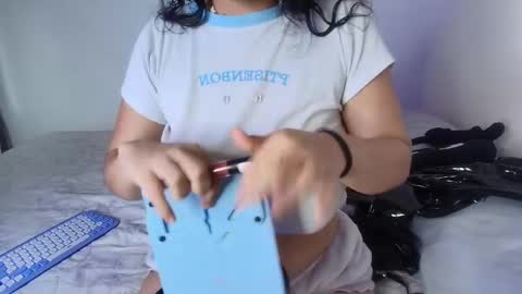 Snapshot of yungelitamor_ chatting on March 2025 05:00:02 AM ELITA online show from March 2025 05:00:02 AM