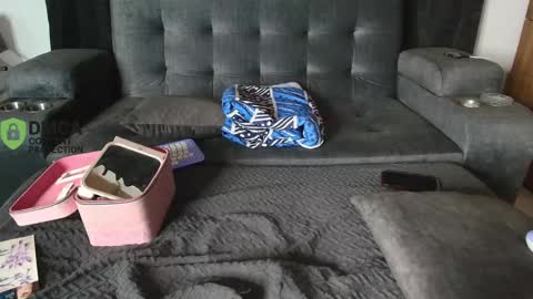 Snapshot of yungelitamor_ chatting on September 2025 04:49:02 AM ELITA online show from September 2025 04:49:02 AM