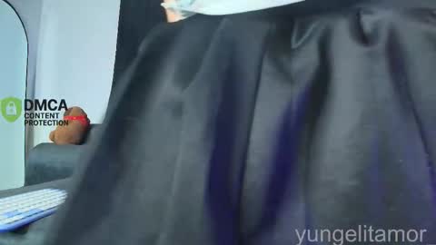 Snapshot of yungelitamor_ chatting on December 2025 05:15:02 AM ELITA online show from December 2025 05:15:02 AM