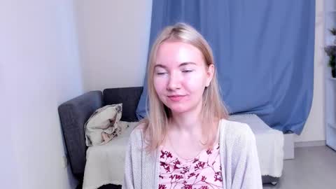 Snapshot of yuricazel chatting on November 2025 08:36:02 AM Alesia online show from November 2025 08:36:02 AM