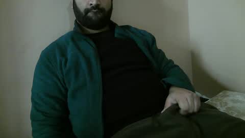 Snapshot of yxxtxxdentyk chatting on January 2025 05:12:01 AM Bi BearXXX online show from January 2025 05:12:01 AM