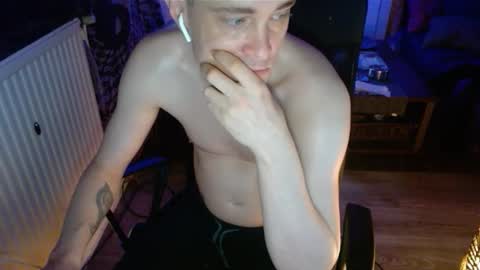 Snapshot of yyscript chatting on November 2025 11:21:01 AM online show from November 2025 11:21:01 AM