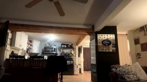 Snapshot of zach42104 chatting on February 2026 10:43:01 AM zach42104 online show from February 2026 10:43:01 AM