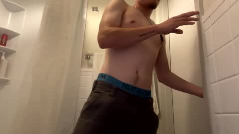 zachmcw25 online show from November 2025 02:25:01 AM