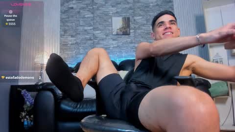 zack_joness10 online show from March 2026 06:18:01 AM