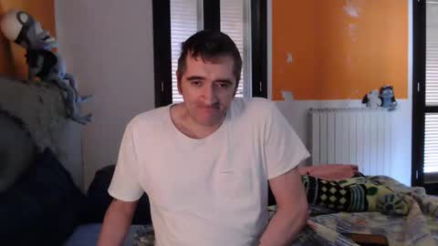 Snapshot of zackhot31 chatting on October 2025 10:23:02 AM Ivan online show from October 2025 10:23:02 AM