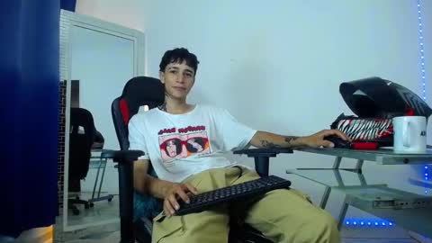 Snapshot of zacktk7 chatting on December 2024 09:00:02 PM zack online show from December 2024 09:00:02 PM