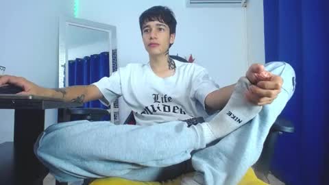 Snapshot of zacktk7 chatting on February 2025 05:05:02 PM zack online show from February 2025 05:05:02 PM