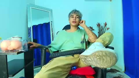 Snapshot of zacktk7 chatting on February 2025 08:28:02 PM zack online show from February 2025 08:28:02 PM