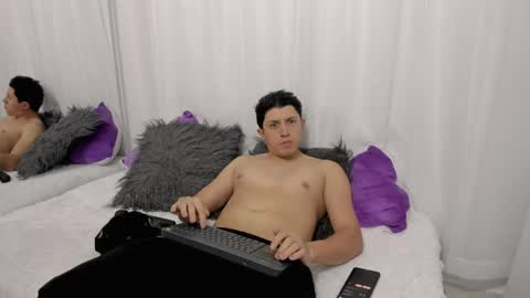 Snapshot of zaensdouglas chatting on April 2026 03:07:02 AM zaensdouglas online show from April 2026 03:07:02 AM