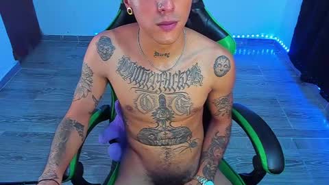 Snapshot of zafirocum chatting on May 2026 01:35:07 AM BiG Zafiro online show from May 2026 01:35:07 AM