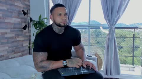 INSTAGRAM yormanfit7 online show from December 2024 10:12:01 PM