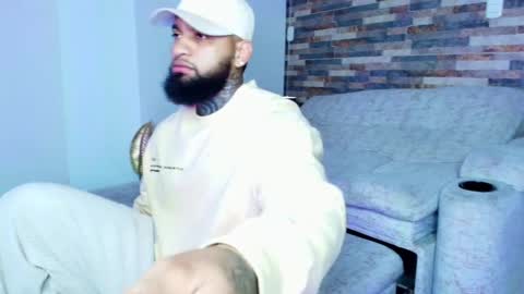 INSTAGRAM yormanfit7 online show from September 2025 10:39:02 AM