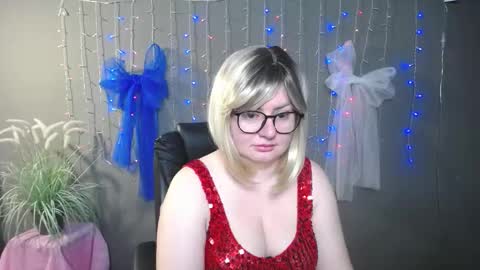 zannadreil online show from December 2025 07:19:02 PM