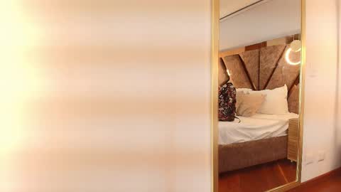 Zarah Andrews online show from September 2025 11:59:01 AM