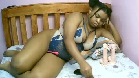 Snapshot of zariamonet chatting on June 2026 11:00:01 PM zariamonet online show from June 2026 11:00:01 PM