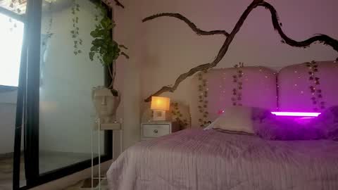 Snapshot of zarinawynne chatting on November 2025 08:25:02 PM Zarina Waynne online show from November 2025 08:25:02 PM