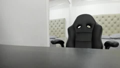 Snapshot of zarinawynne chatting on November 2025 08:19:02 PM Zarina Waynne online show from November 2025 08:19:02 PM