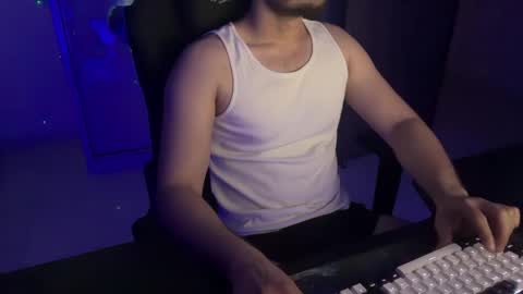 Snapshot of ze_boi chatting on April 2026 08:31:02 PM Ze online show from April 2026 08:31:02 PM