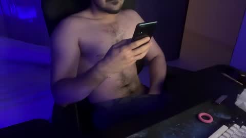Snapshot of ze_boi chatting on June 2026 07:29:01 PM Ze online show from June 2026 07:29:01 PM