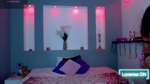 Karolyne online show from January 2026 01:04:01 PM