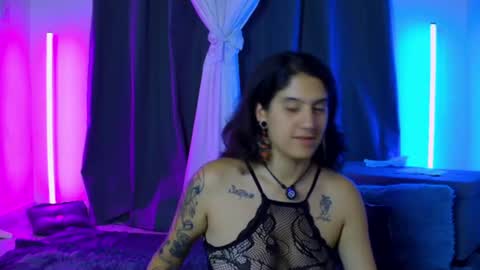 Snapshot of zean_lee chatting on June 2026 10:12:02 PM Karolyne online show from June 2026 10:12:02 PM