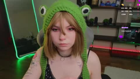 Snapshot of zelda_1 chatting on March 2026 01:49:01 PM Zelda online show from March 2026 01:49:01 PM