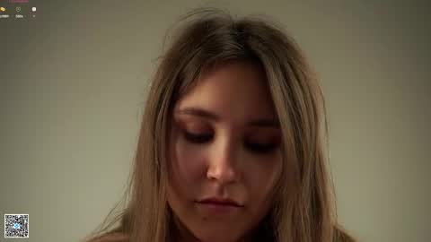 Emilia online show from October 2025 01:13:01 AM