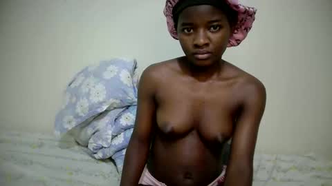 Snapshot of zellah chatting on April 2026 11:28:01 PM zellah online show from April 2026 11:28:01 PM