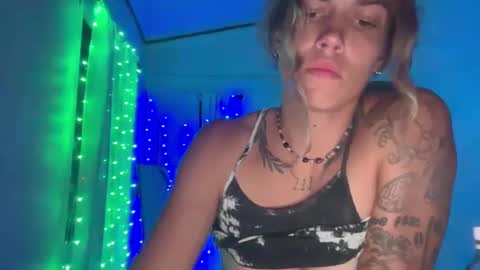 zellaxobella online show from September 2025 04:34:02 AM