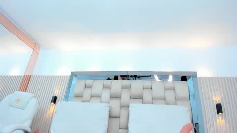 Zenda Evans online show from November 2025 11:18:01 PM