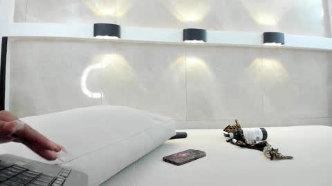 Zenda Evans online show from February 2026 06:26:01 AM