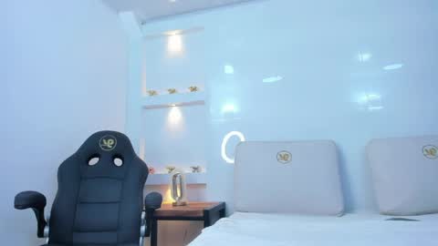 Zenda Evans online show from April 2026 04:27:01 AM