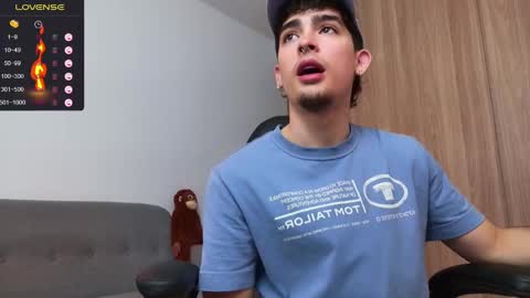 Snapshot of zenn_rush chatting on December 2024 11:44:01 AM Zenn online show from December 2024 11:44:01 AM