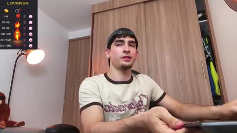 Snapshot of zenn_rush chatting on January 2025 07:40:01 PM Zenn online show from January 2025 07:40:01 PM