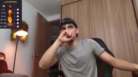 Snapshot of zenn_rush chatting on January 2025 12:35:01 PM Zenn online show from January 2025 12:35:01 PM