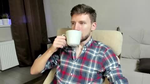 Andrew online show from February 2025 04:55:01 AM