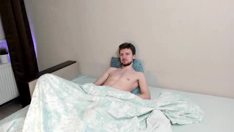 Andrew online show from November 2025 09:48:01 PM