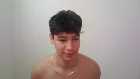 zeus_183 online show from October 2025 01:40:02 PM