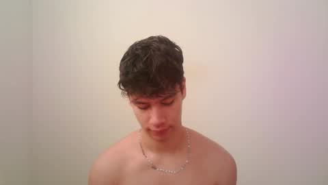 zeus_183 online show from November 2025 01:45:01 PM