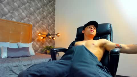 zeus online show from December 2024 06:38:02 PM