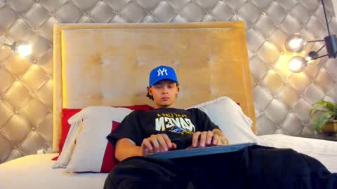 zeus online show from January 2025 10:09:01 PM