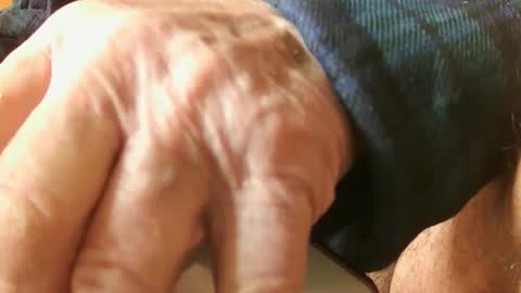 zevioo77 online show from December 2024 11:44:01 AM